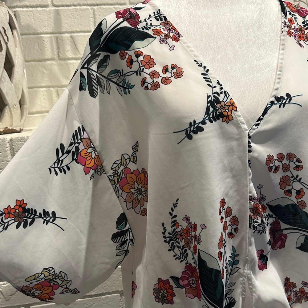 Source Unknown White Floral Tie-Front Blouse with Green and Pink Accents - Picture 3 of 11